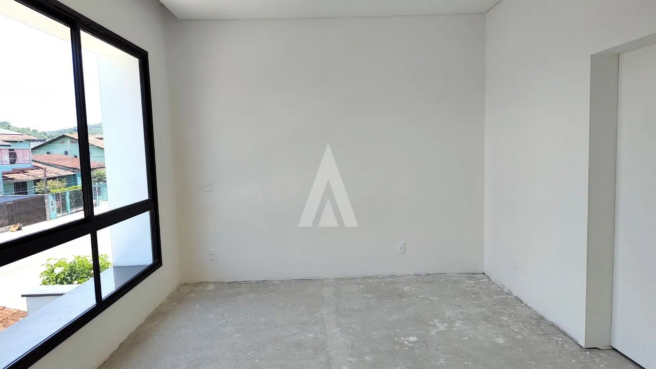 Sobrado Geminado com 3 suíte(s) à venda no bairro Iririú em Joinville, por R$ 990.000.00. — foto 7