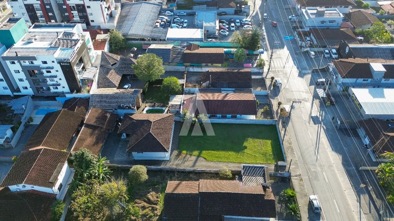 Terreno comercial à venda no bairro Bom Retiro em Joinville-SC por R$4.400.000,00. — foto 7