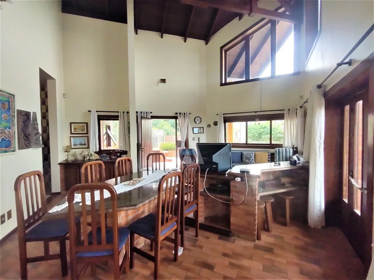 Casa com 1 suíte(s) mais 3 quarto(s) à venda no bairro Itacolomi em Piçarras, por R$ 2.950.000.00. — foto 6