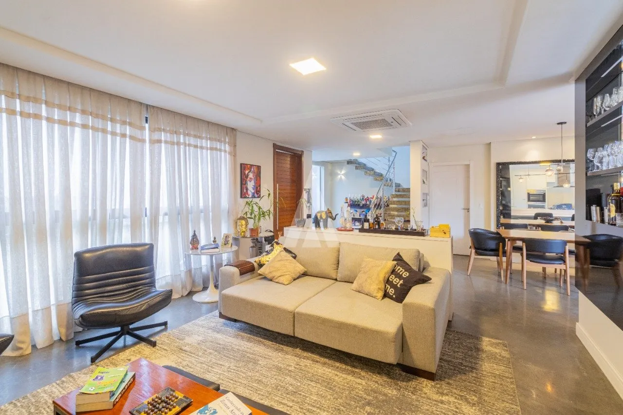 Casa em Condomínio com 3 suíte(s) à venda no bairro América em Joinville, por R$ 2.190.000.00. — foto 2