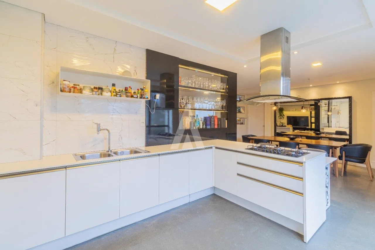 Casa em Condomínio com 3 suíte(s) à venda no bairro América em Joinville, por R$ 2.190.000.00. — foto 5