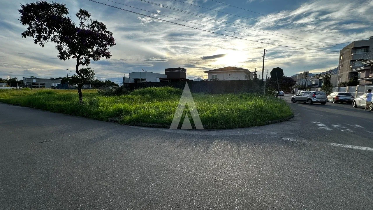 Terreno à venda no bairro Vila Nova em Joinville, por R$ 400.000.00. - foto 1