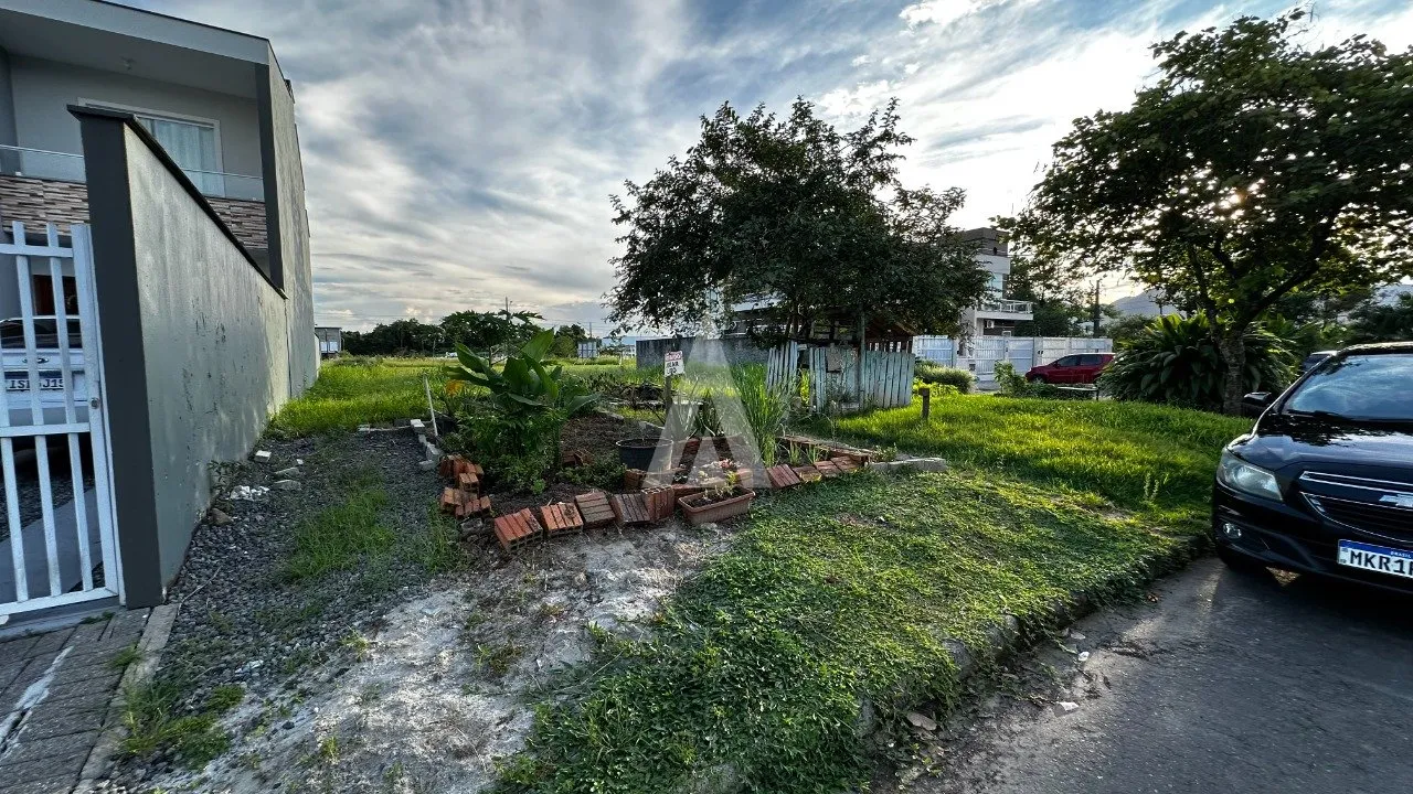 Terreno à venda no bairro Vila Nova em Joinville, por R$ 390.000.00. — foto 2