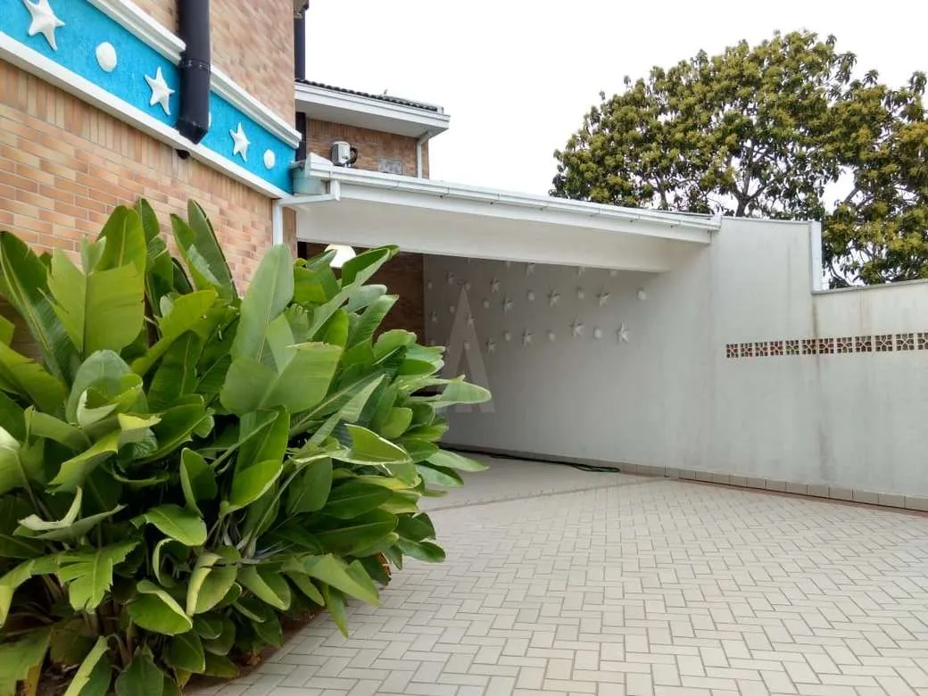 Casa com 1 suíte(s) mais 2 quarto(s) à venda no bairro Itacolomi em Piçarras, por R$ 2.500.000.00. — foto 3
