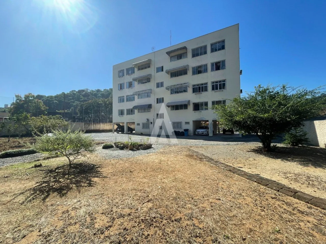 Terreno à venda no bairro Glória em Joinville, por R$ 560.000.00. — foto 2