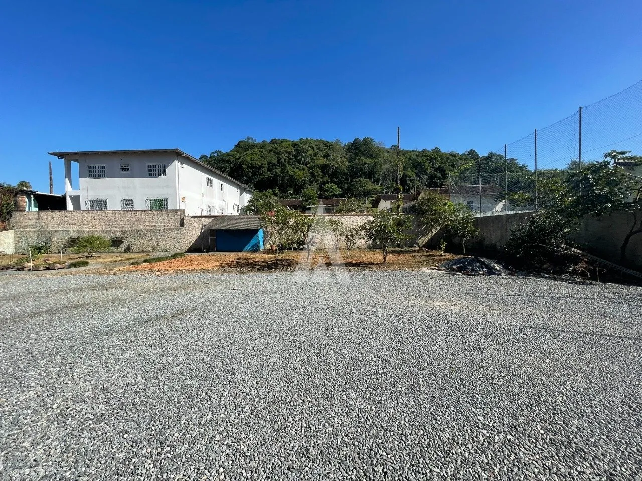 Terreno à venda no bairro Glória em Joinville, por R$ 560.000.00. — foto 3