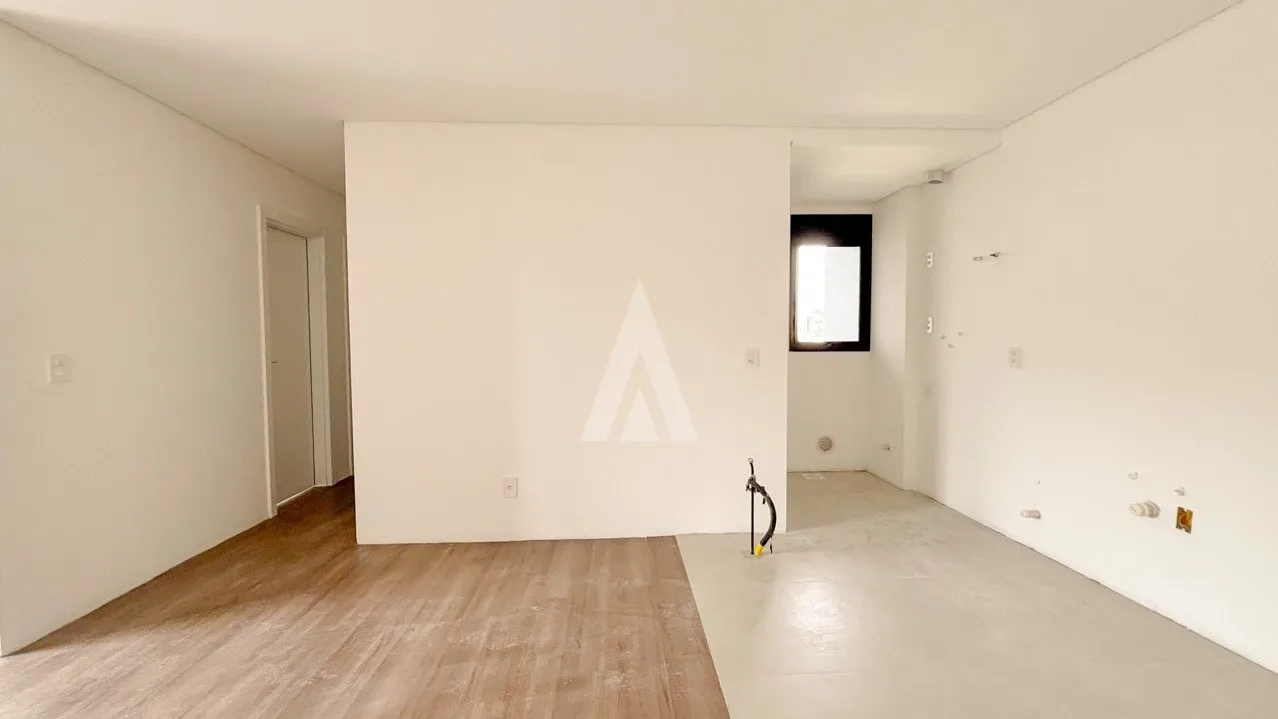 Apartamento com 1 suíte(s) mais 2 quarto(s) à venda no bairro Anita Garibaldi em Joinville, por R$ 675.000.00. — foto 4