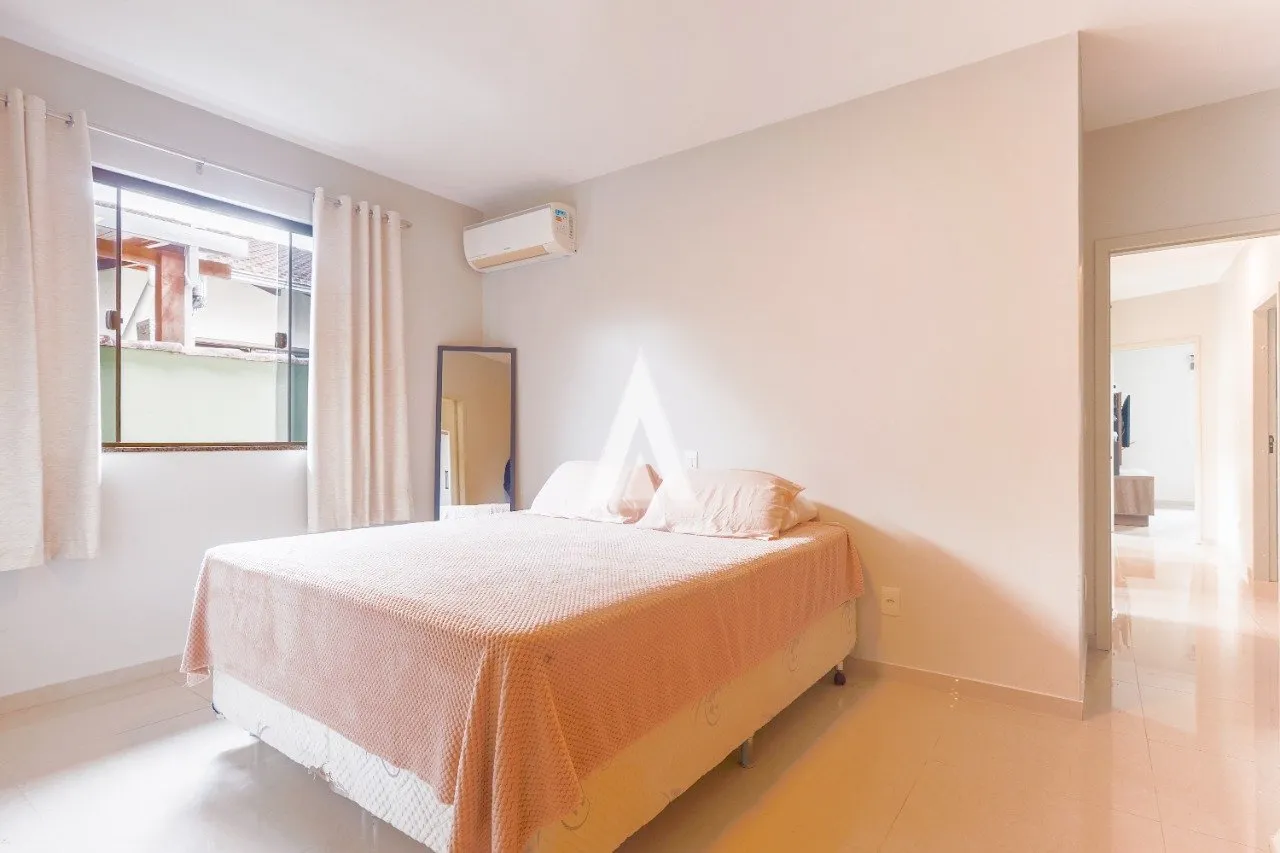 Casa térrea 1 suíte mais 3 quartos à venda no bairro Glória em Joinville - SC por R$ 1.2500.000,00 — foto 5