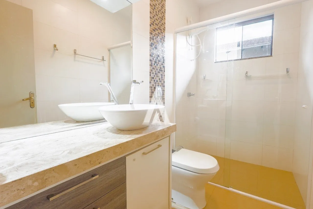 Casa térrea 1 suíte mais 3 quartos à venda no bairro Glória em Joinville - SC por R$ 1.2500.000,00 — foto 6
