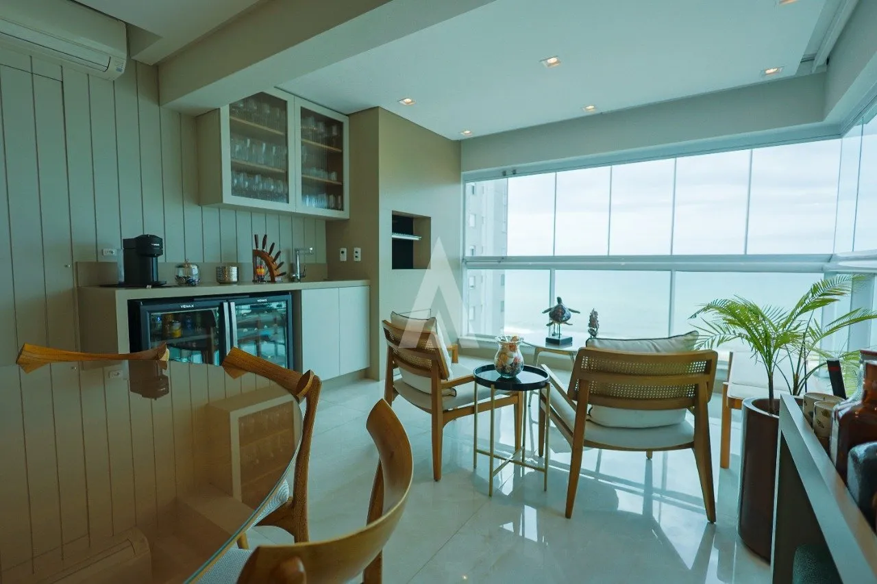 Apartamento com 3 suítes à venda no bairro Balneário Piçarras-SC por R$2.430.000,00. - foto 1