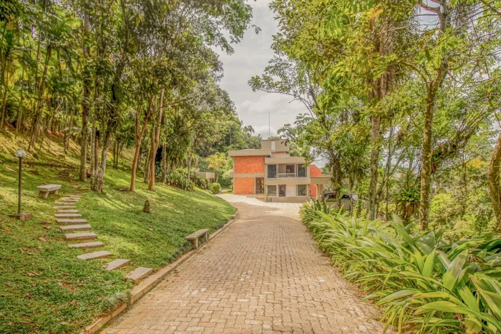 Casa com 3 suítes à venda no bairro Boa Vista em Joinville, por R$ 3.500.000.00. — foto 5