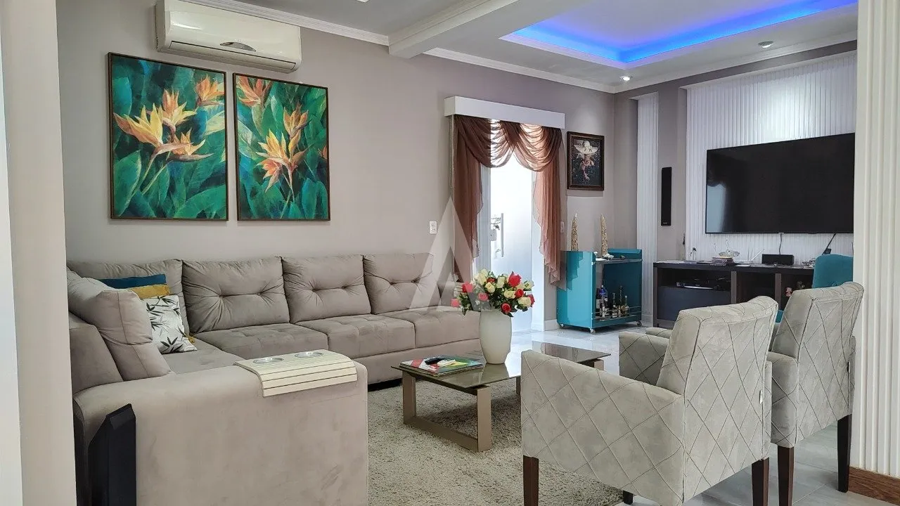 Casa com 1 suíte(s) mais 2 quarto(s) à venda no bairro Itacolomi em Piçarras, por R$ 2.500.000.00. - foto 1