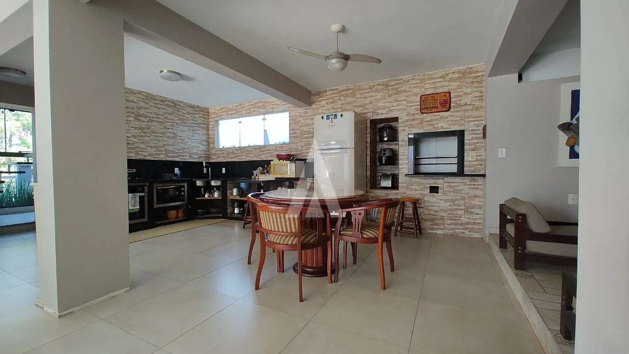 Casa com 1 suíte(s) mais 2 quarto(s) à venda no bairro Itacolomi em Piçarras, por R$ 2.500.000.00. — foto 7