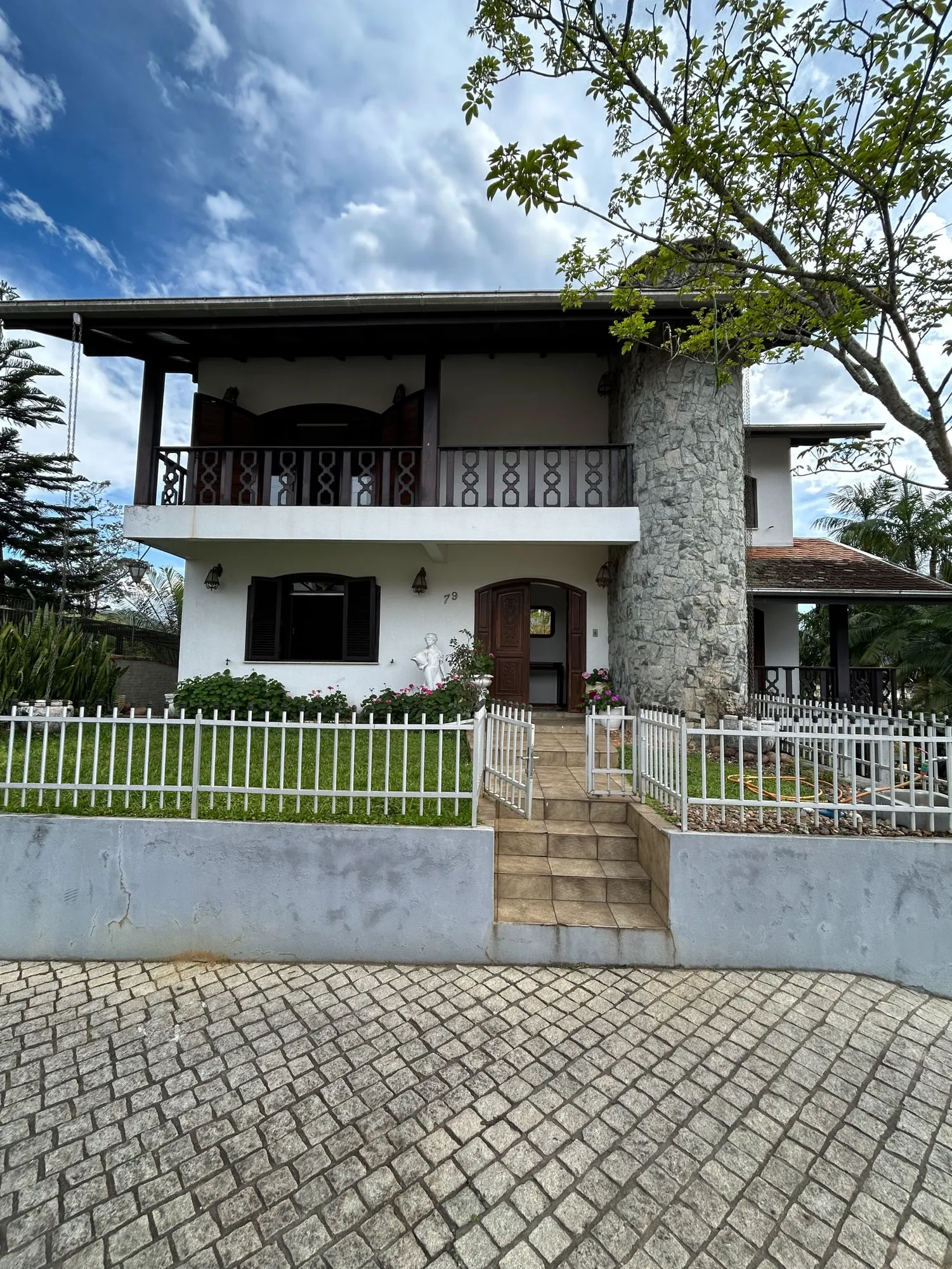 Casa com 6 Quartos no Centro - foto 1