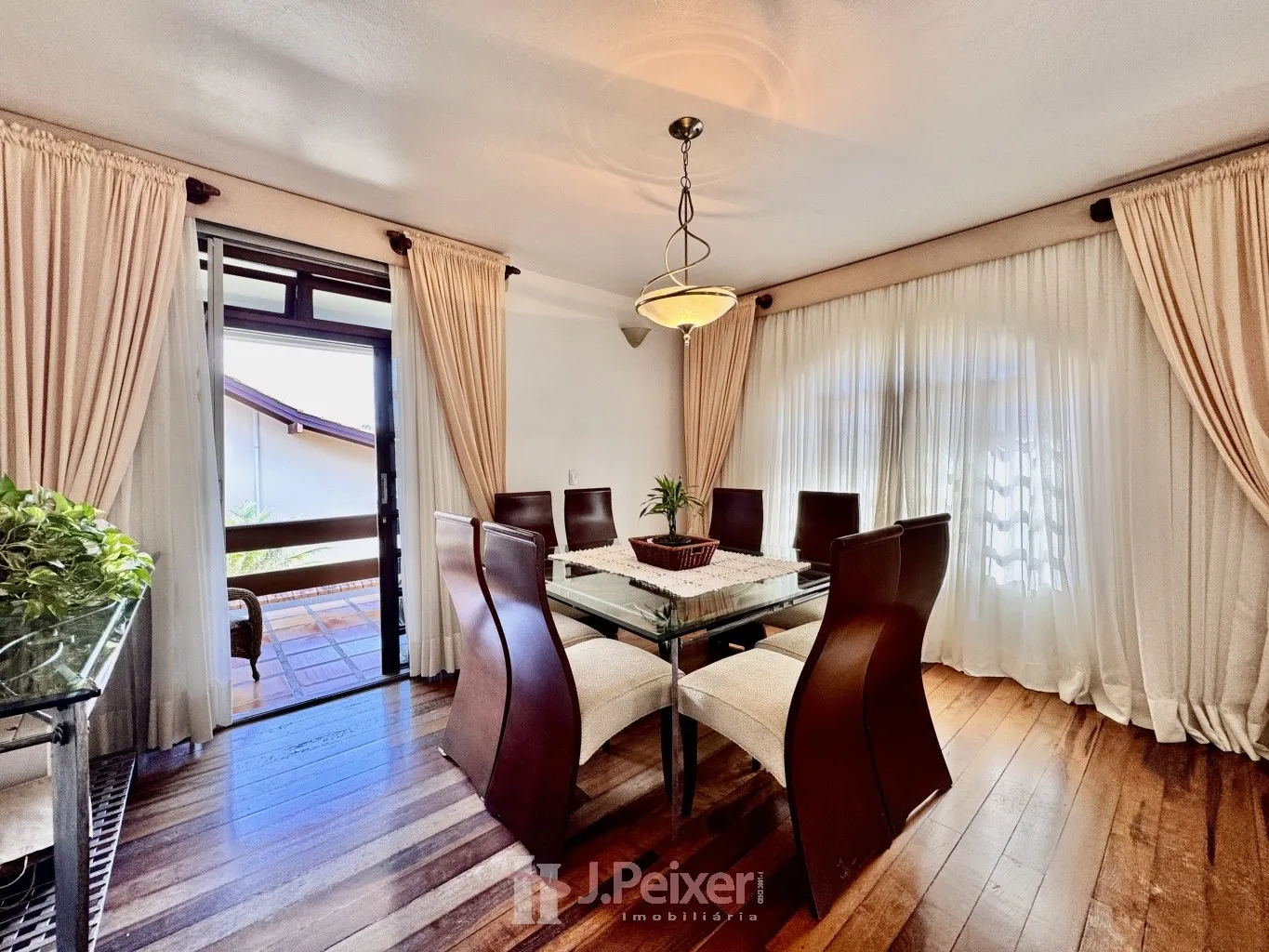 Casa Alto Padrão com 6 dormitórios, sendo 2 suítes, ampla área de festas com piscina, terreno de 900m e área construída de 367m, no Bairro da Velha em Blumenau - SC — foto 6