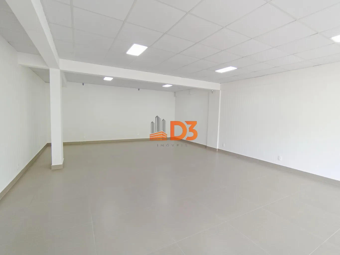 Sala Comercial na Rua dos Caçadores com 100m — foto 2