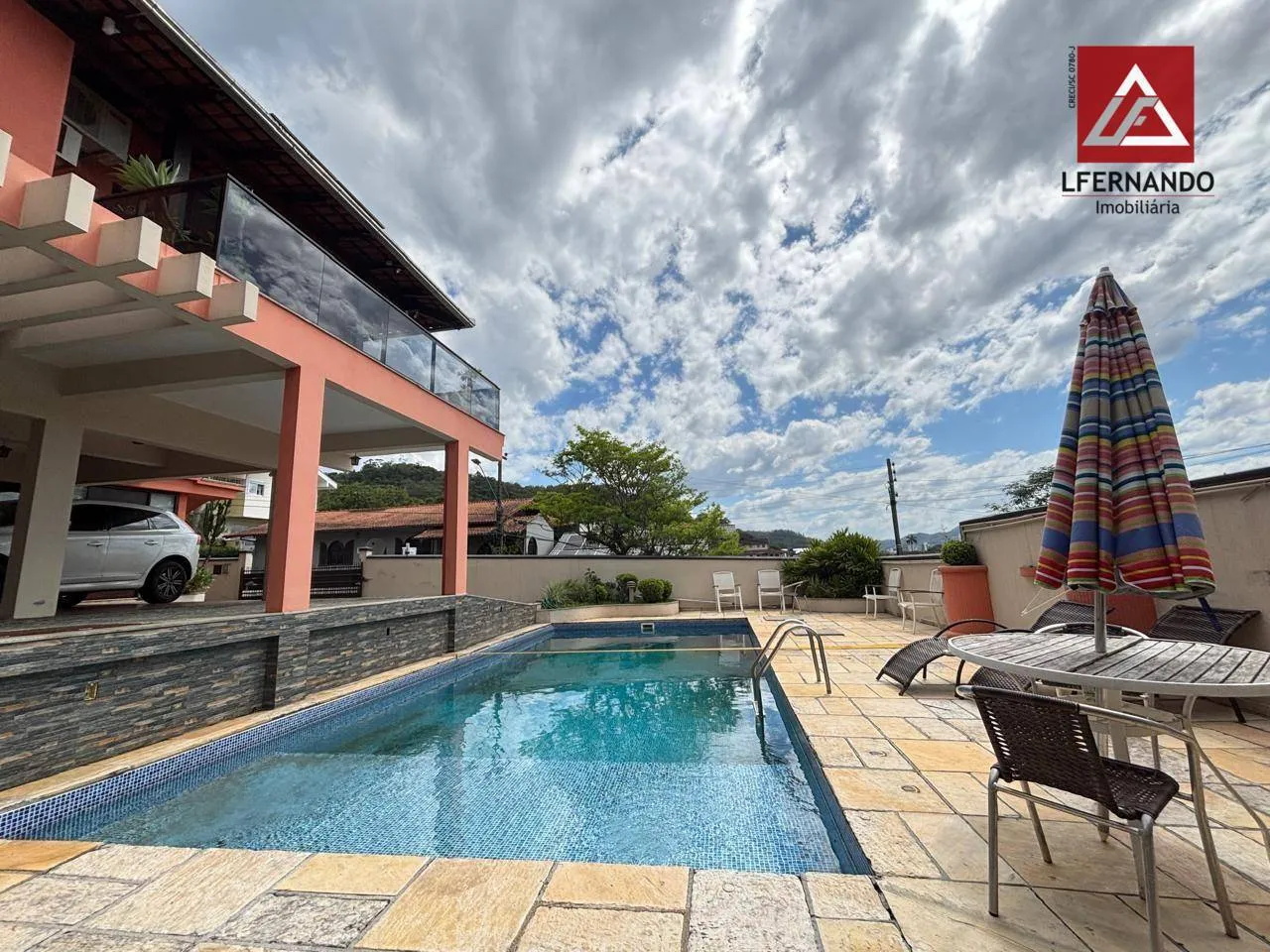 Casa com 4 dormitórios para alugar, 280 m- Velha - Blumenau/SC - foto 1
