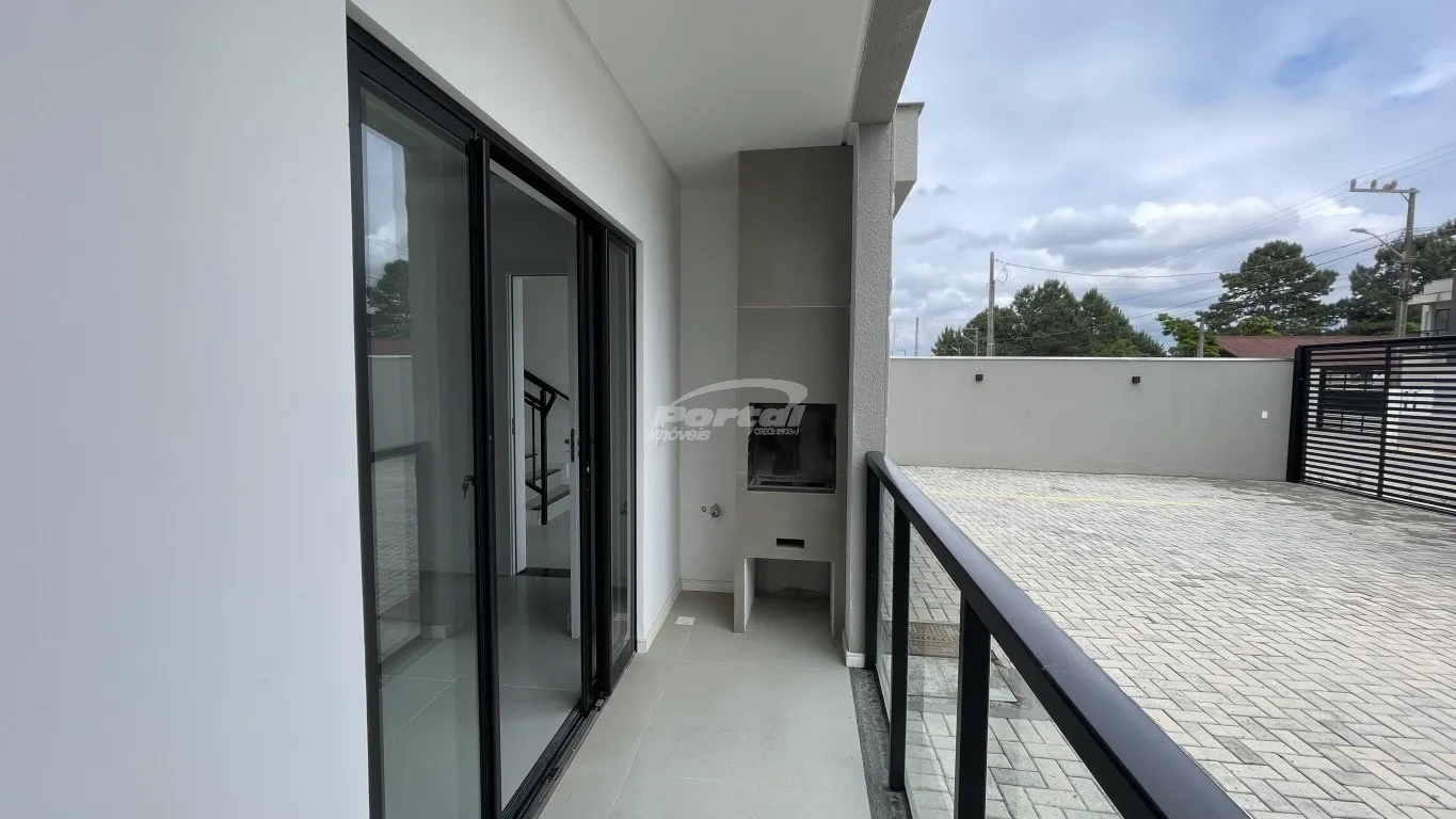 Apartamento novo com 3 dormitórios sendo 1 suíte e 2 Demi suíte mais 1 vaga de garagem, no bairro Itacolomi, em Balneário Piçarras — foto 2