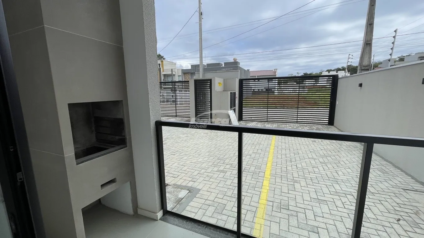 Apartamento novo com 3 dormitórios sendo 1 suíte e 2 Demi suíte mais 1 vaga de garagem, no bairro Itacolomi, em Balneário Piçarras — foto 3