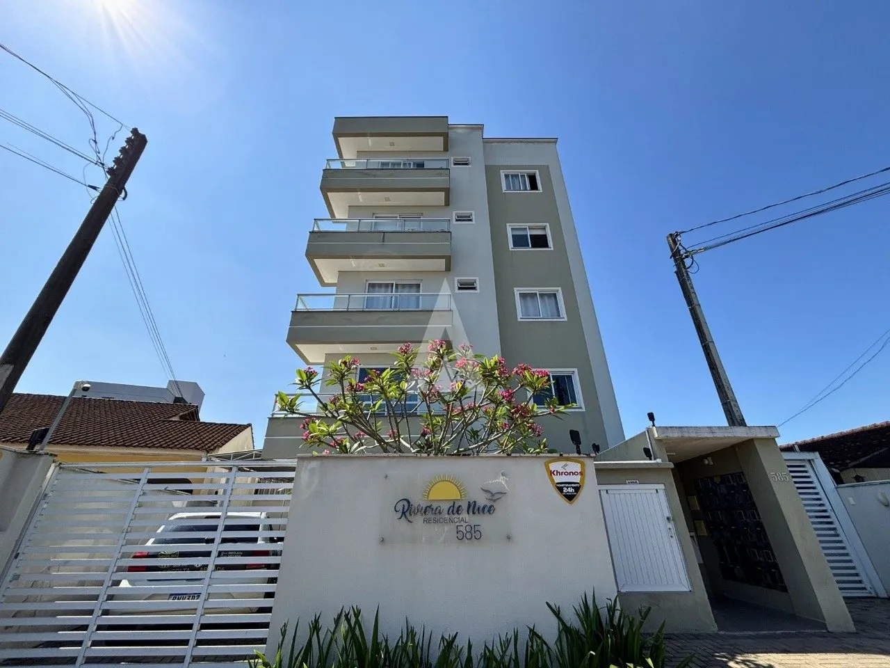 Apartamento com 1 suíte(s) mais 1 quarto(s) à venda no bairro Saguaçu em Joinville, por R$ 360.000.00. - foto 1