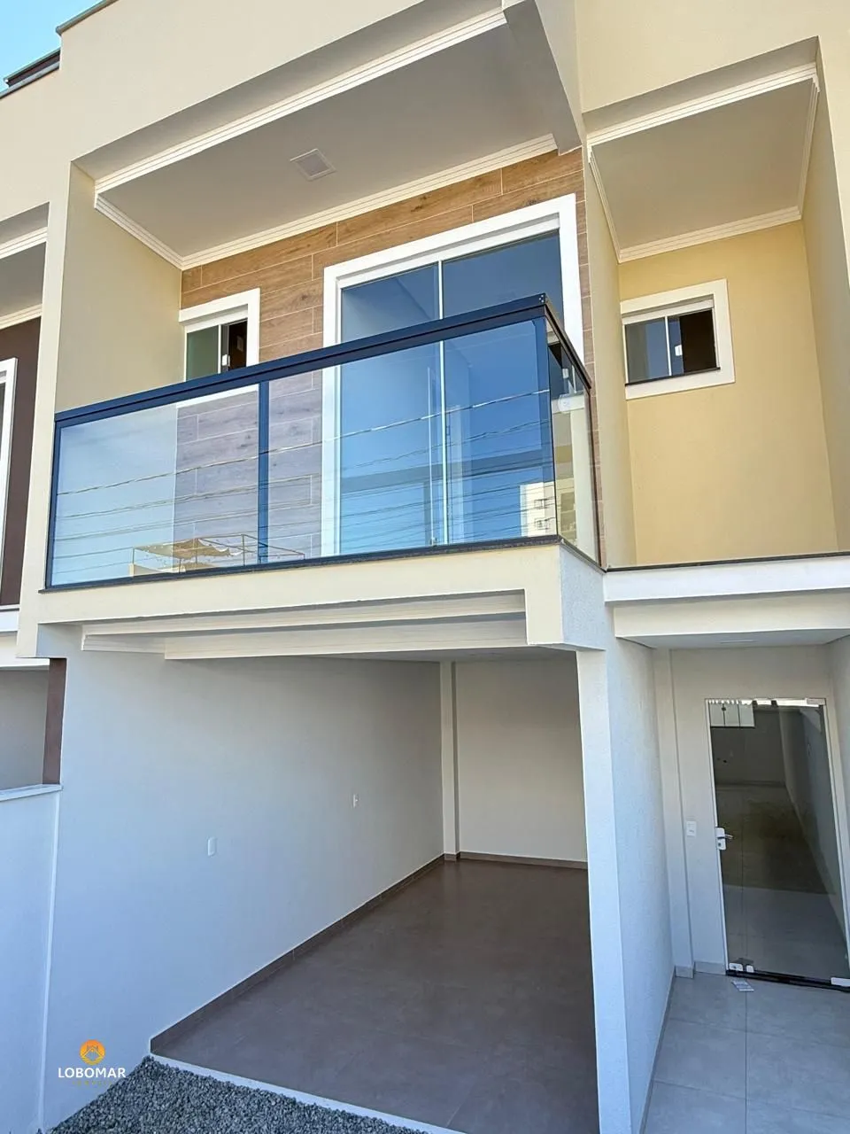 Sobrado novo à 400 metros do mar, pronto para morar, 3 dormitórios em Balneário — foto 4