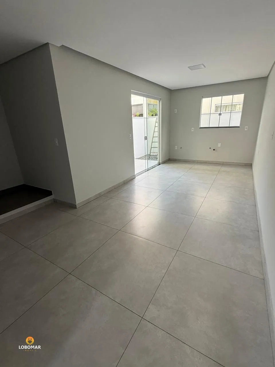 Sobrado novo à 400 metros do mar, pronto para morar, 3 dormitórios em Balneário — foto 5