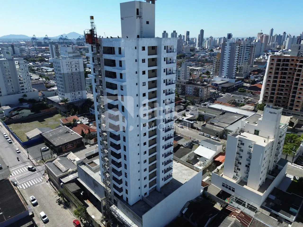 Apto na planta em Itajaí 2 dorms, 73m , 2 vagas e alto potencial de valorização - foto 1