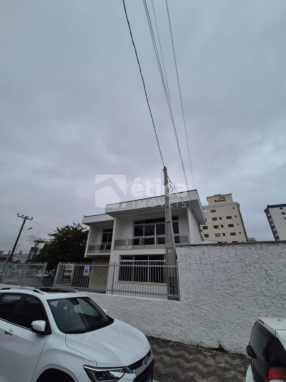 Casa comercial na Vila Operária com estacionamento, localização privilegiada. — foto 2