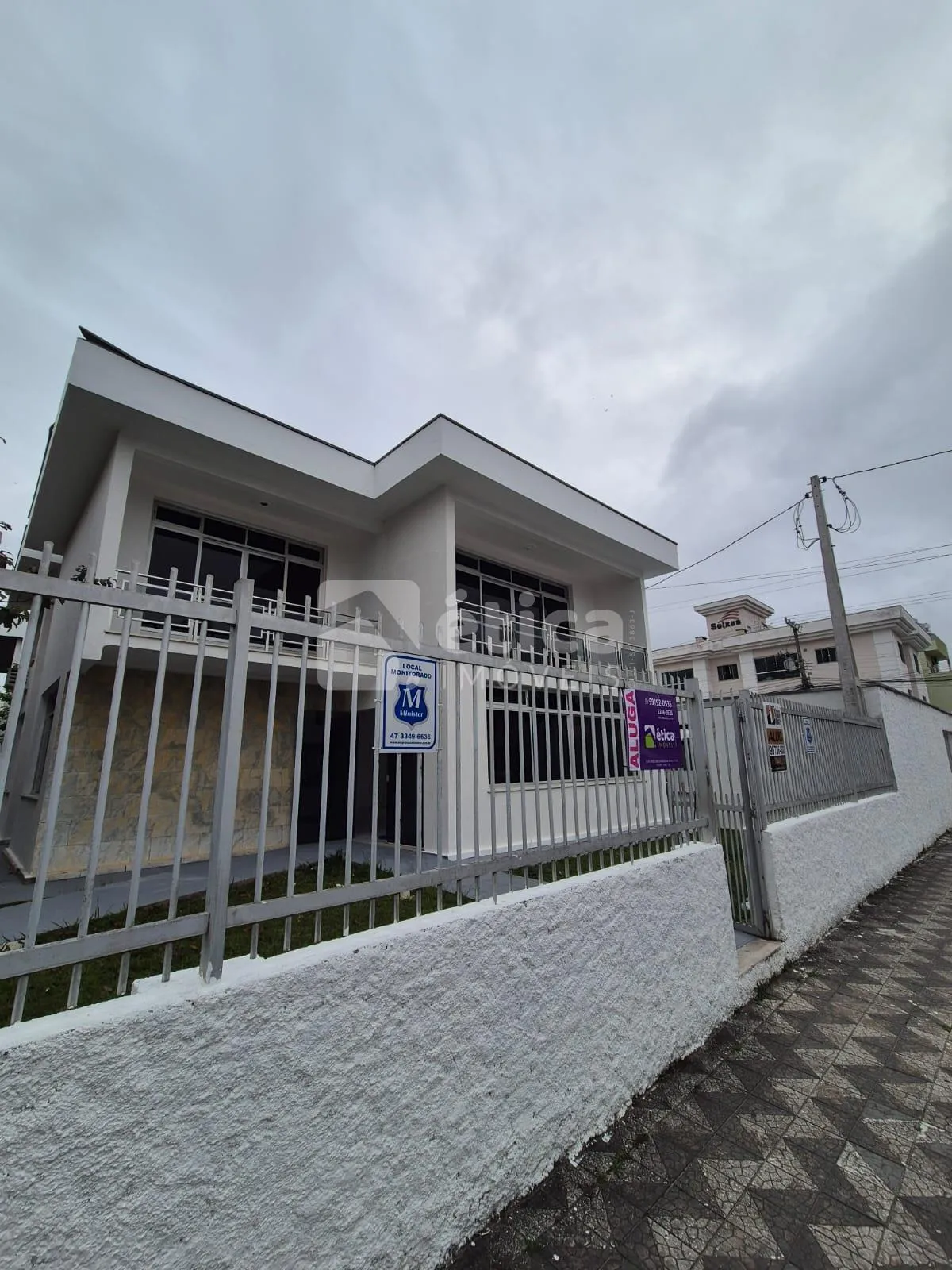 Casa comercial na Vila Operária com estacionamento, localização privilegiada. — foto 3