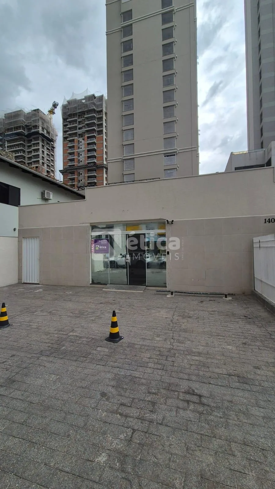OPORTUNIDADE SALA COMERCIAL EM EXCELENTE LOCALIZAÇÃO NO BAIRRO FAZENDA - foto 1