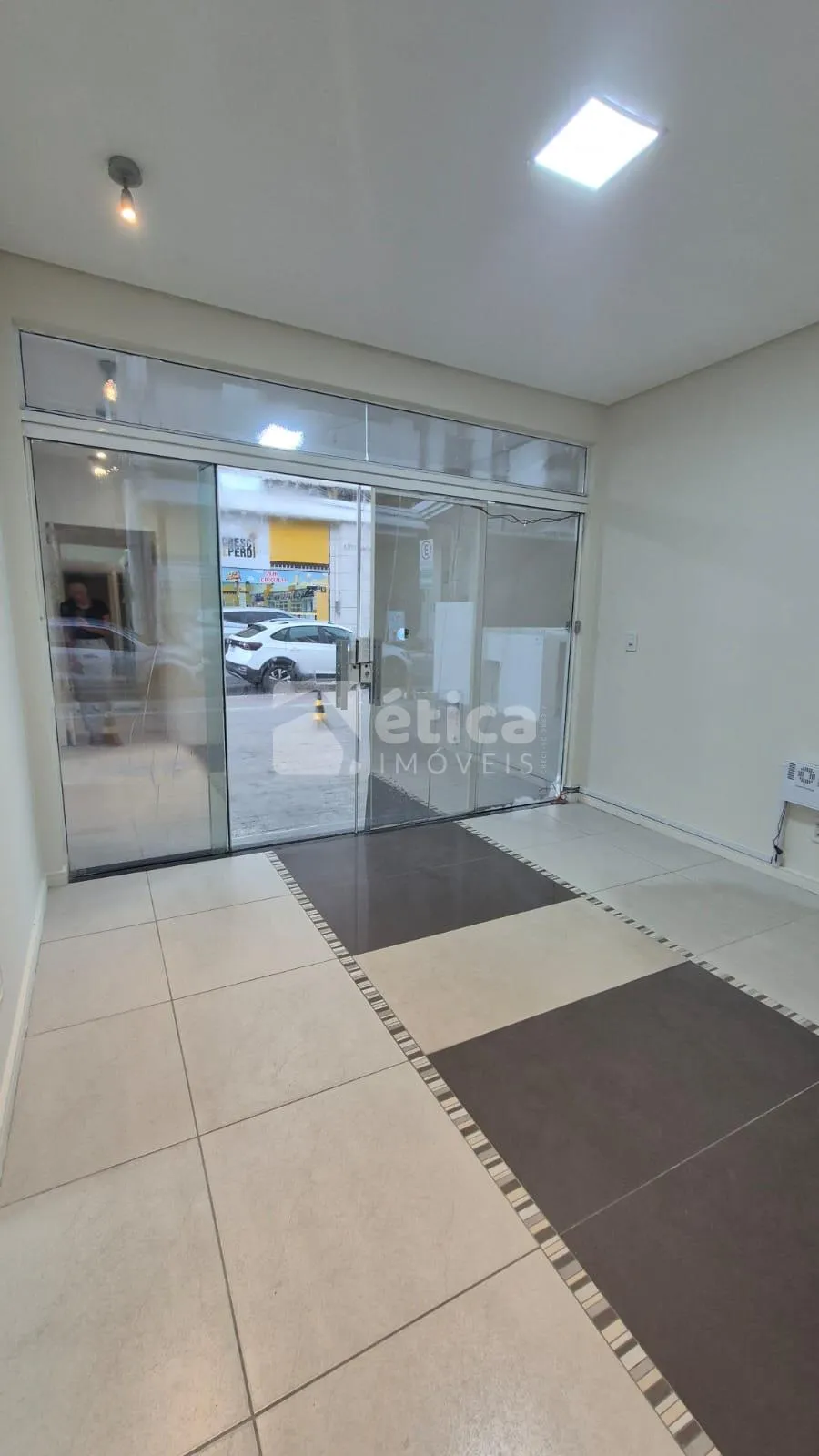 OPORTUNIDADE SALA COMERCIAL EM EXCELENTE LOCALIZAÇÃO NO BAIRRO FAZENDA — foto 5