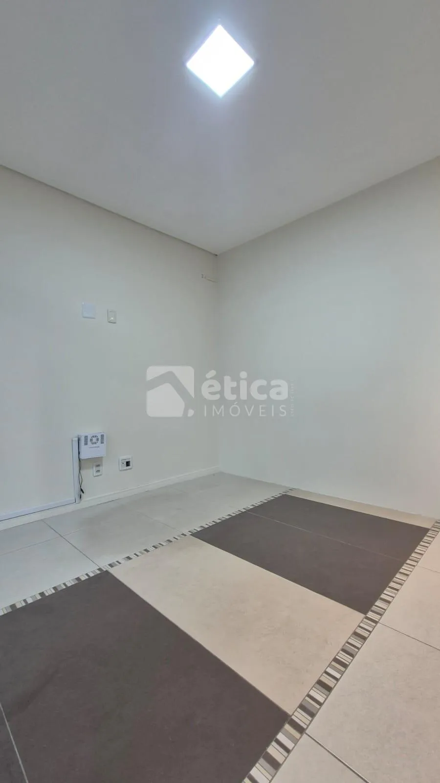 OPORTUNIDADE SALA COMERCIAL EM EXCELENTE LOCALIZAÇÃO NO BAIRRO FAZENDA — foto 6