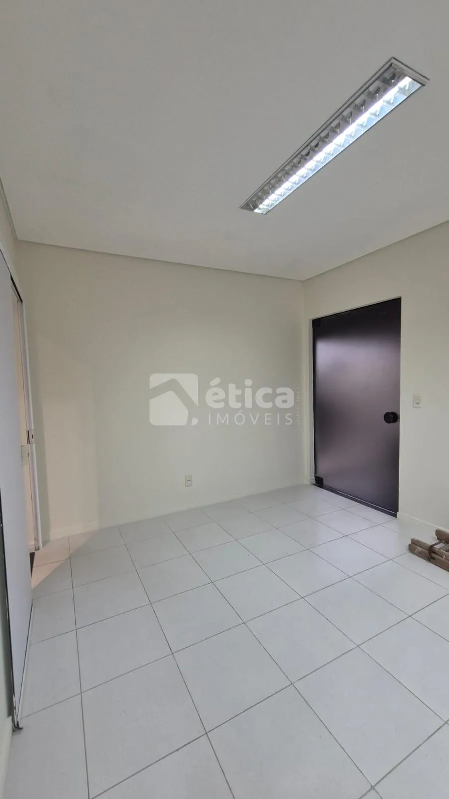 OPORTUNIDADE SALA COMERCIAL EM EXCELENTE LOCALIZAÇÃO NO BAIRRO FAZENDA — foto 7