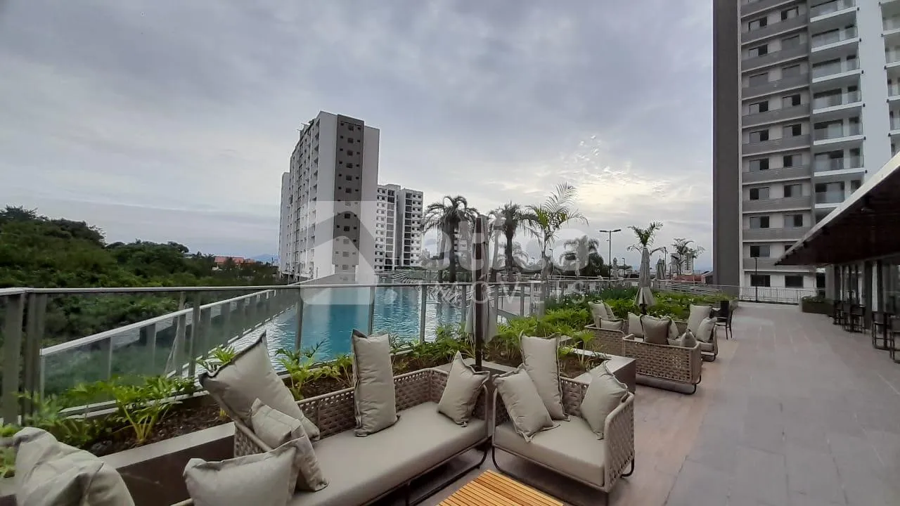 Apartamento Suíte 01 dormitório, sacada c Churrasqueira a carvão, Home Club Completo no São Vicente — foto 2