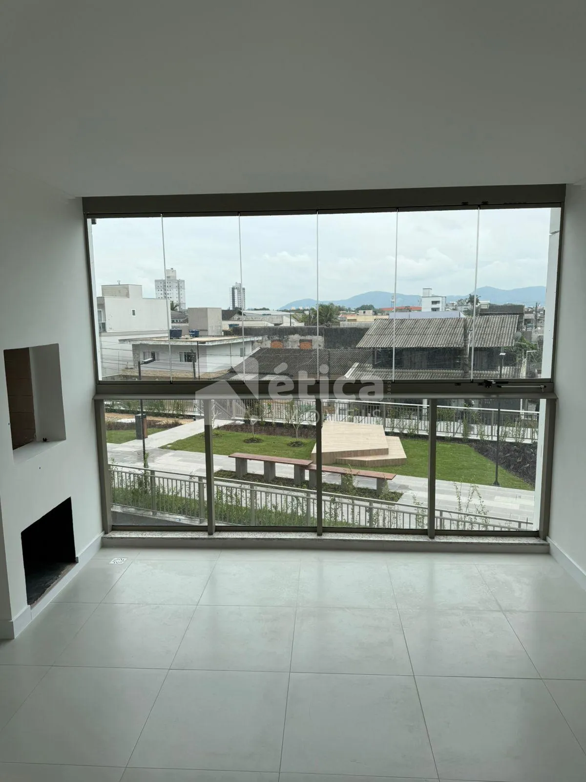 Apartamento Suíte 01 dormitório, sacada c Churrasqueira a carvão, Home Club Completo no São Vicente — foto 5