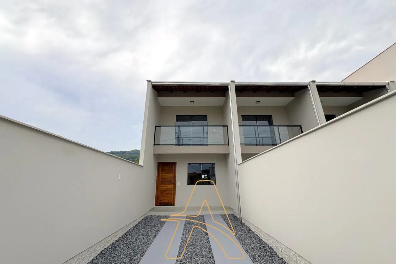 Sobrados novos e modernos na Itoupavazinha - 5 unidades disponíveis! - foto 1