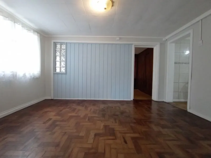 Residencia em corredor de serviço com sala comercial + casa com 2 dormitórios a minutos do centro — foto 5