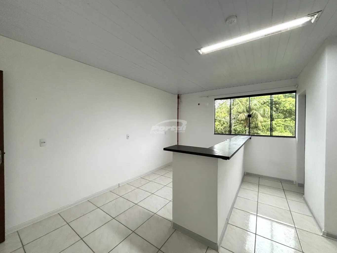 Imovel com 28m, com dormitório e cozinha conjugados, banheiro social, area de serviço e 01 vaga de garagem descoberta. Ideal para 01 pessoa ou casal. — foto 6