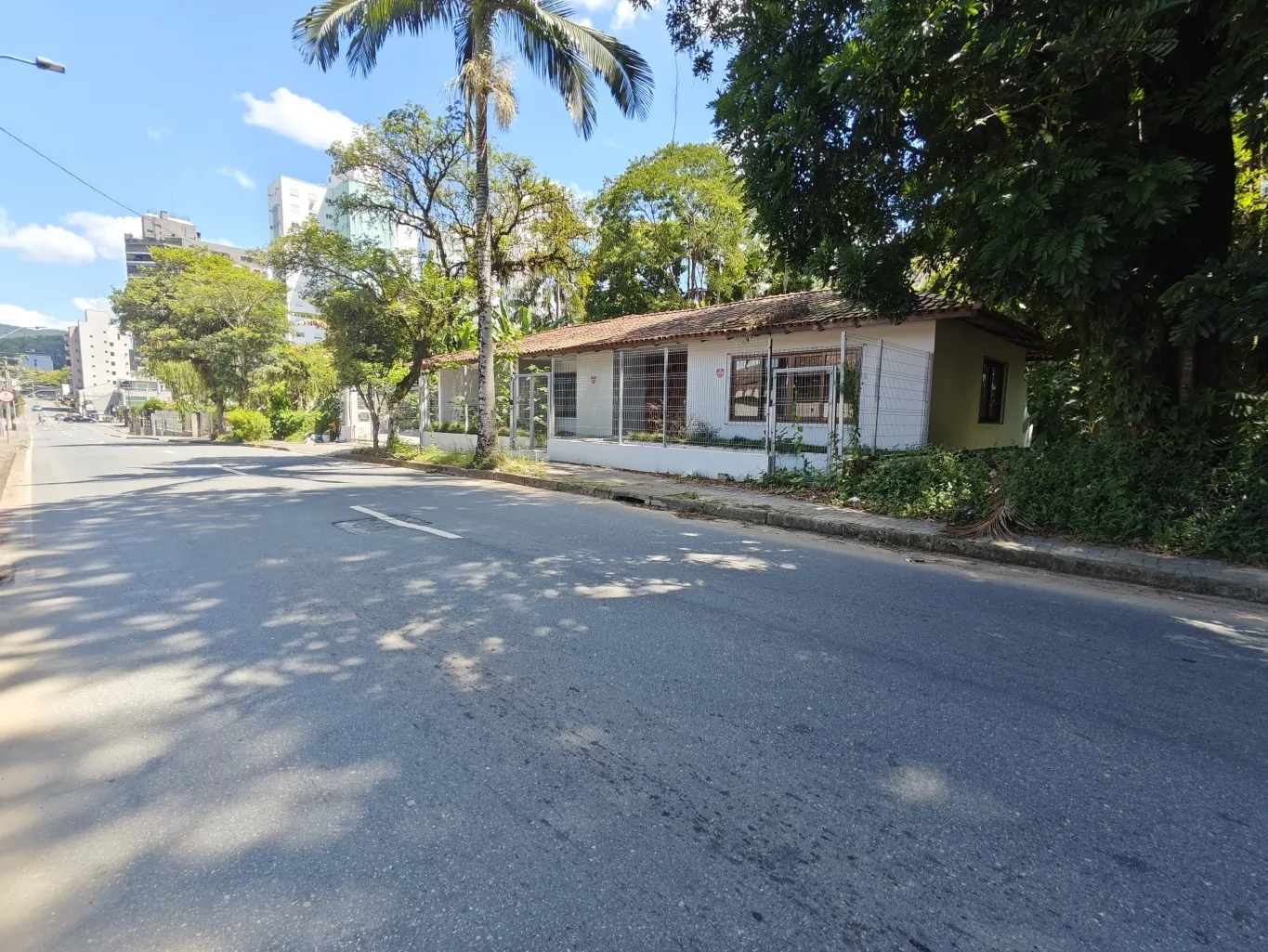 Excelente e ampla casa para locação - ideal para uso comercial ou residencial! - foto 1