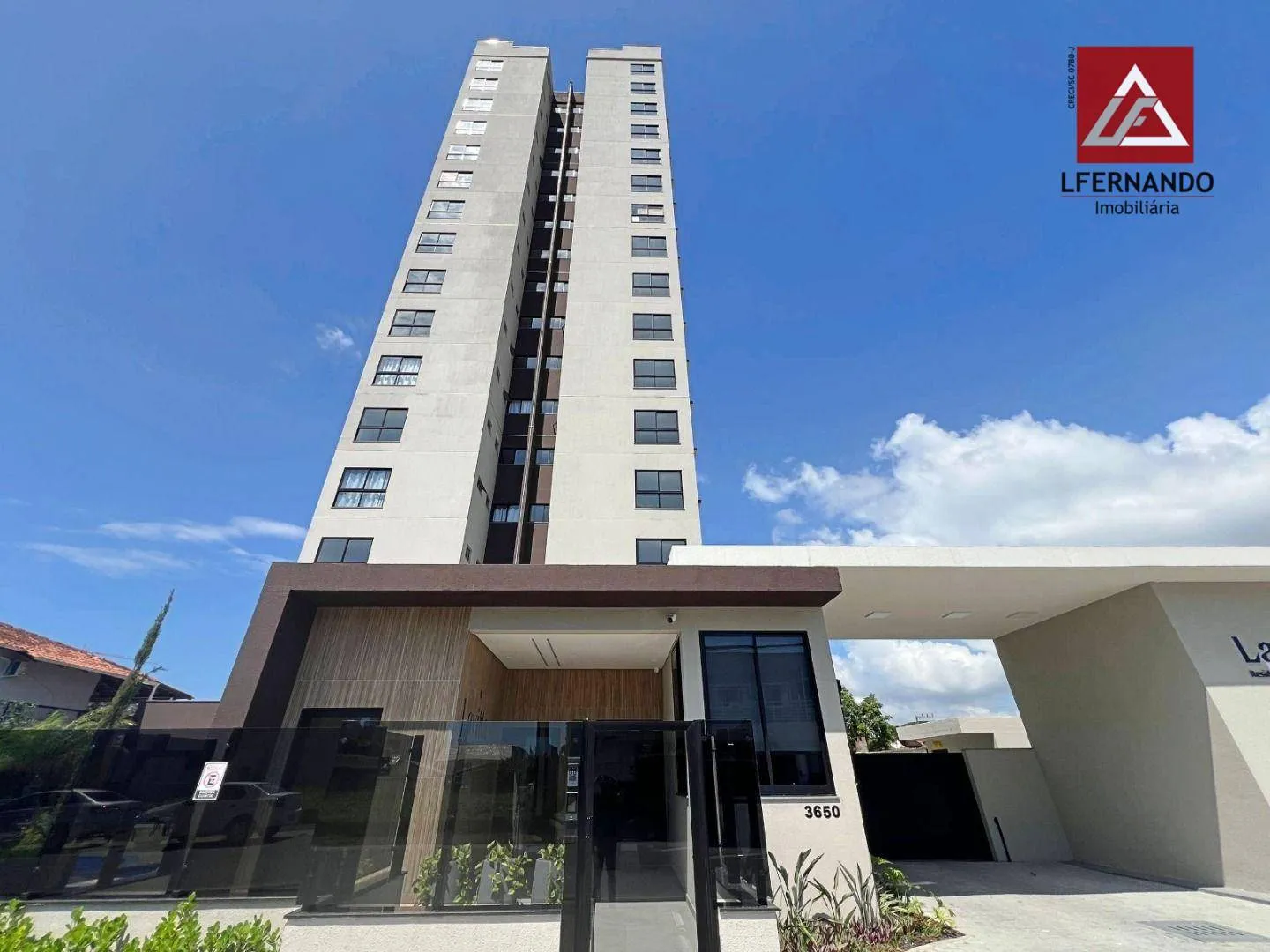 Apartamento com 3 dormitórios, sendo 1 suíte à venda, 75 m por R$ 1.150.000 - Praia de Armação - Penha/SC - foto 1