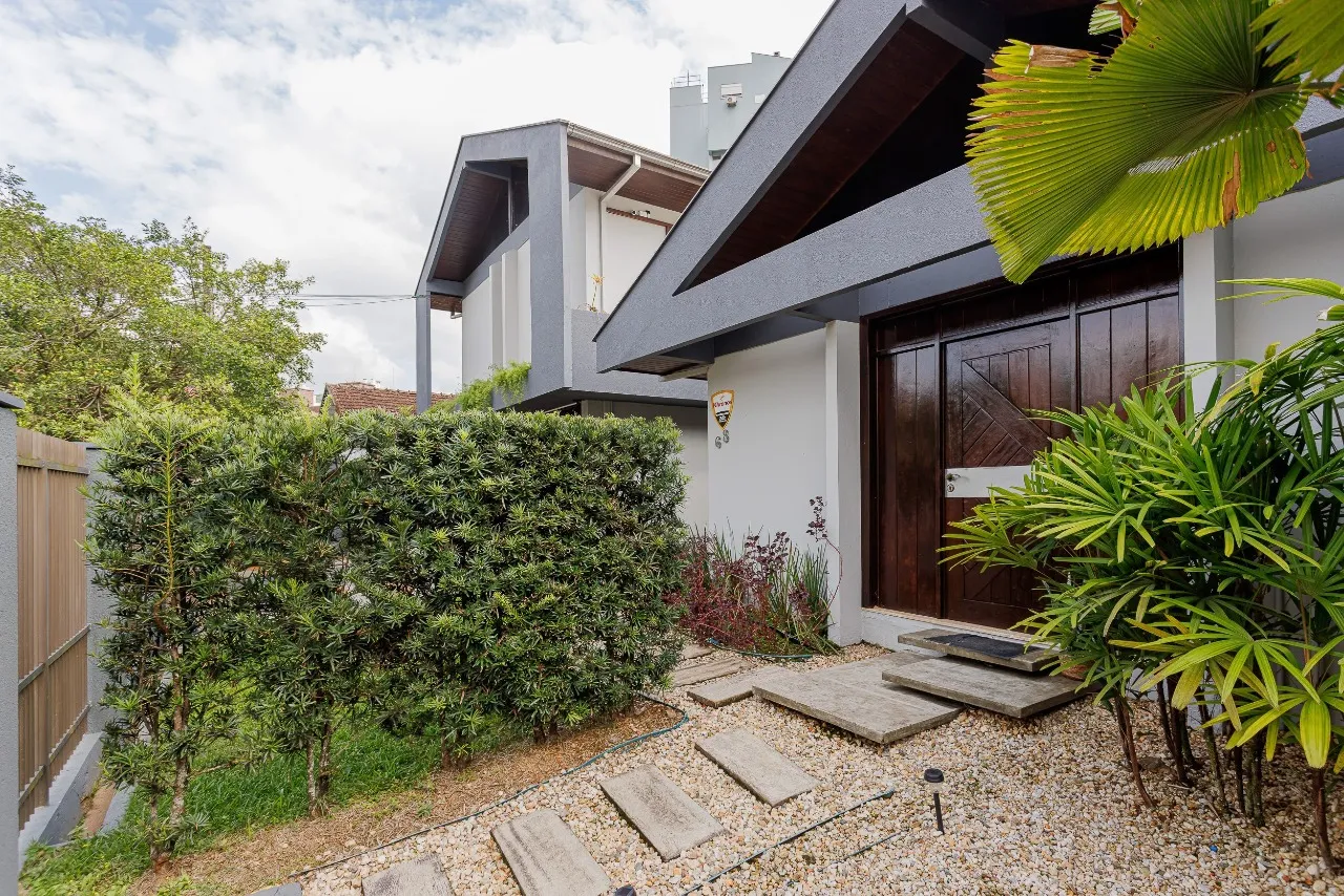 Casa com 3 quartos à venda no bairro Atiradores em Joinville-SC por R$2.200.000,00. — foto 4