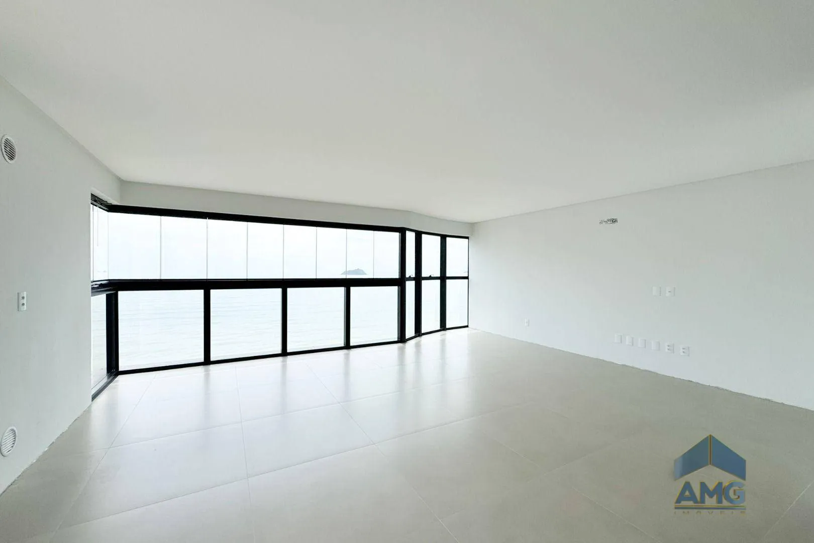 Apartamento com 3 dormitórios à venda, 134 m - Centro - Balneário Piçarras/SC - foto 1