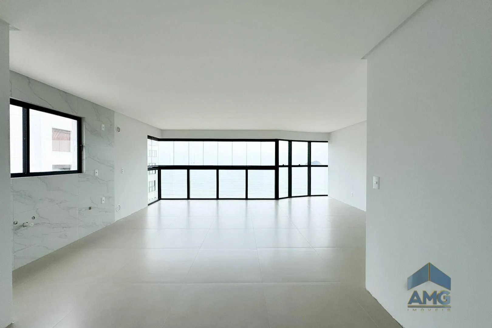 Apartamento com 3 dormitórios à venda, 134 m - Centro - Balneário Piçarras/SC — foto 2