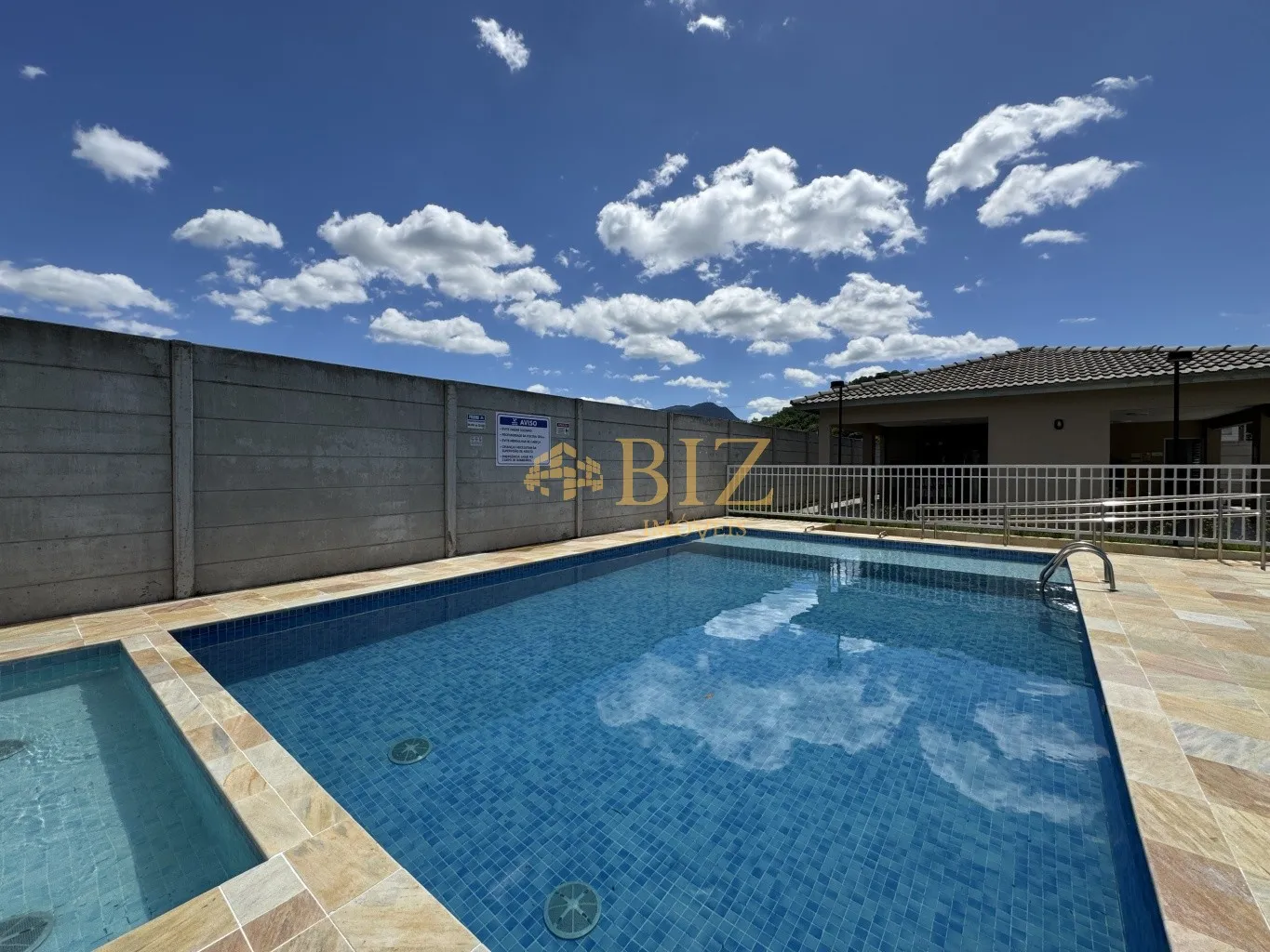 Apartamento semimobiliado com 2 dormitórios em condomínio clube completo no Bairro Itoupava Central! - foto 1