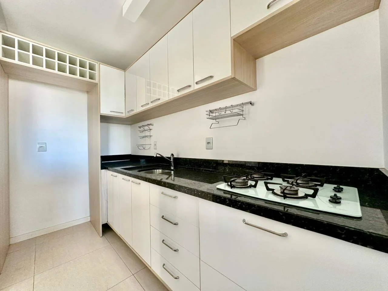 Apartamento semimobiliado com suíte e duas demi suítes próximo à FURB em Blumenau — foto 5