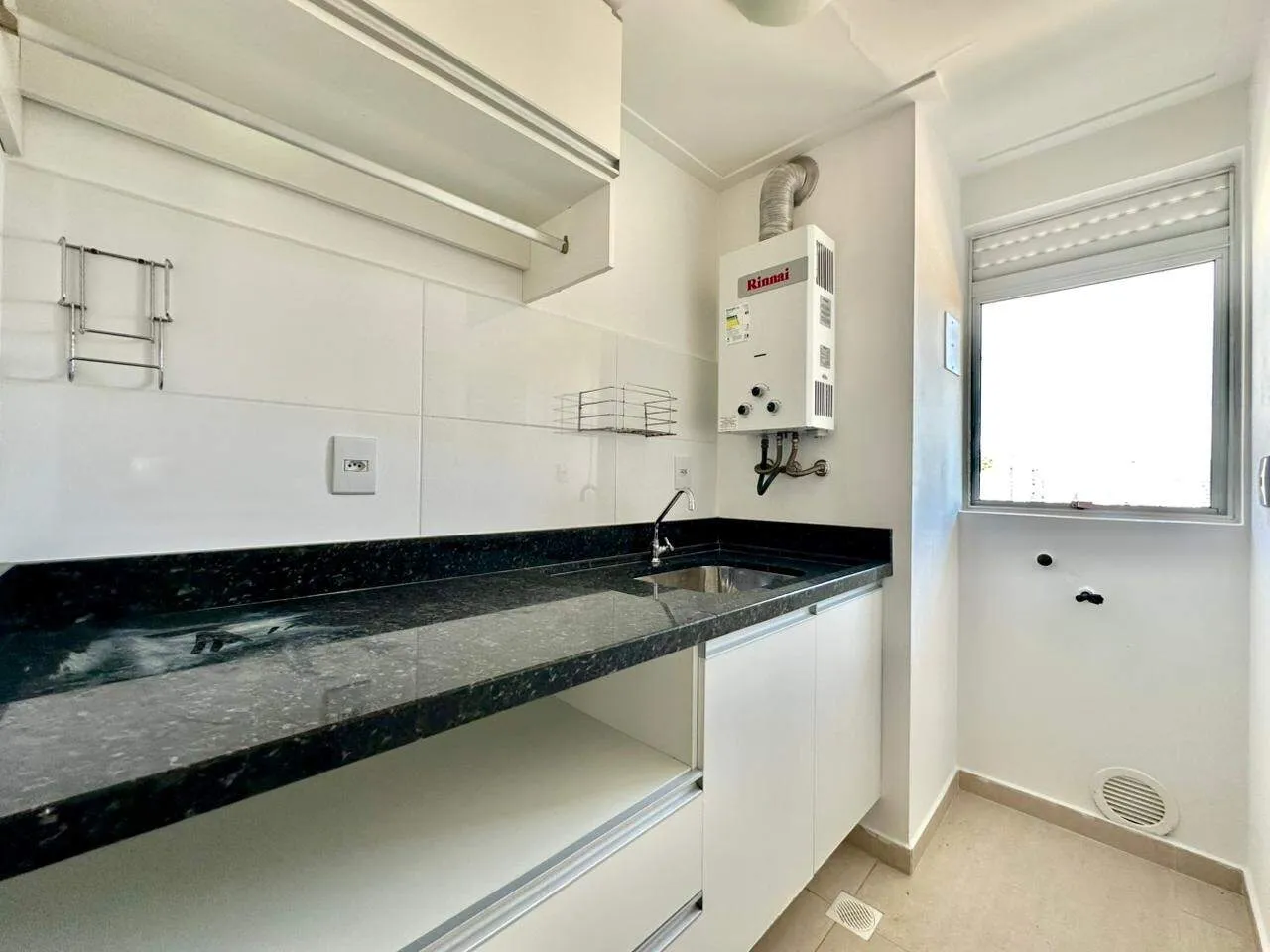 Apartamento semimobiliado com suíte e duas demi suítes próximo à FURB em Blumenau — foto 6