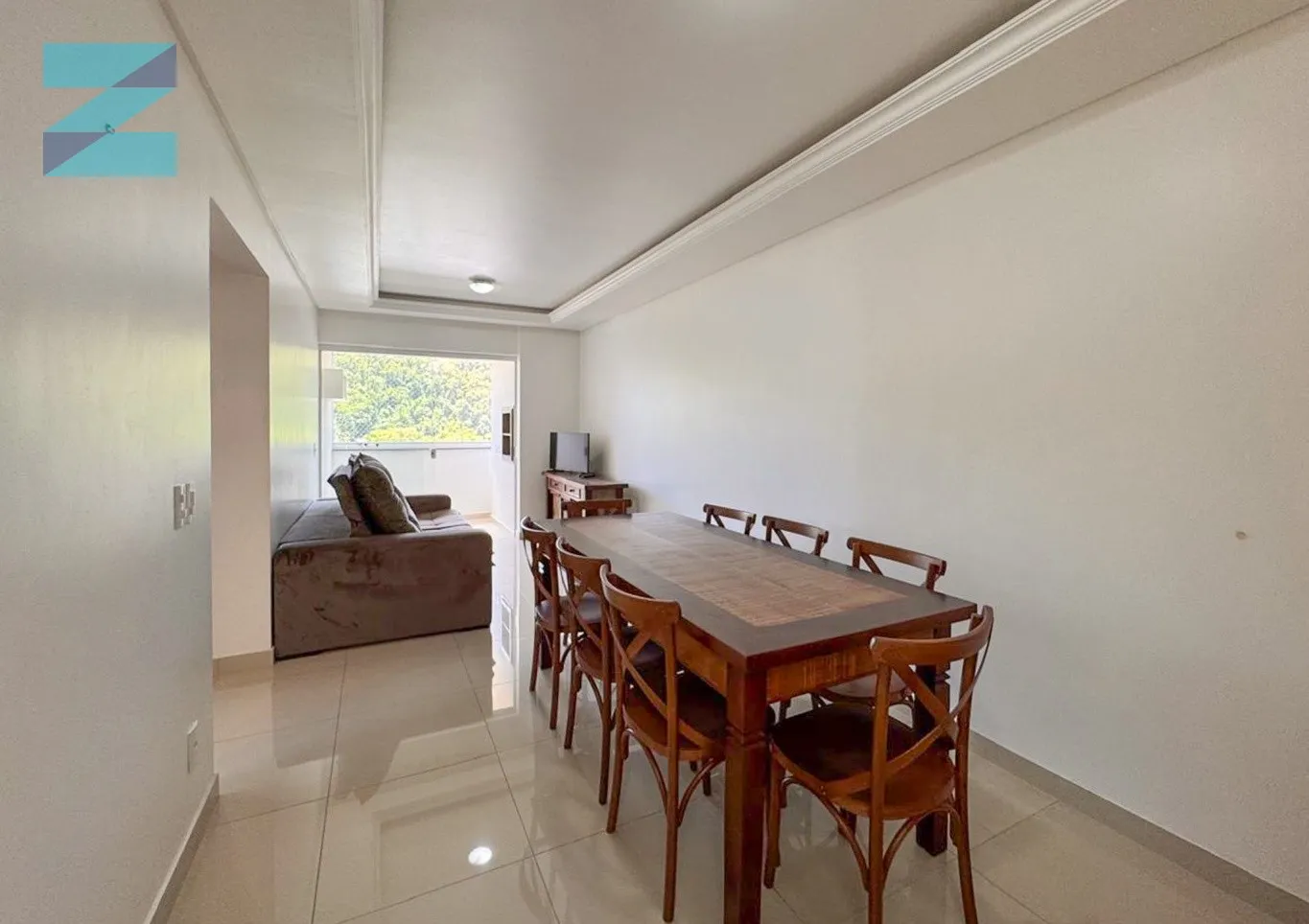 Apartamento completamento mobiliado, sacada com churrasqueira ! — foto 4