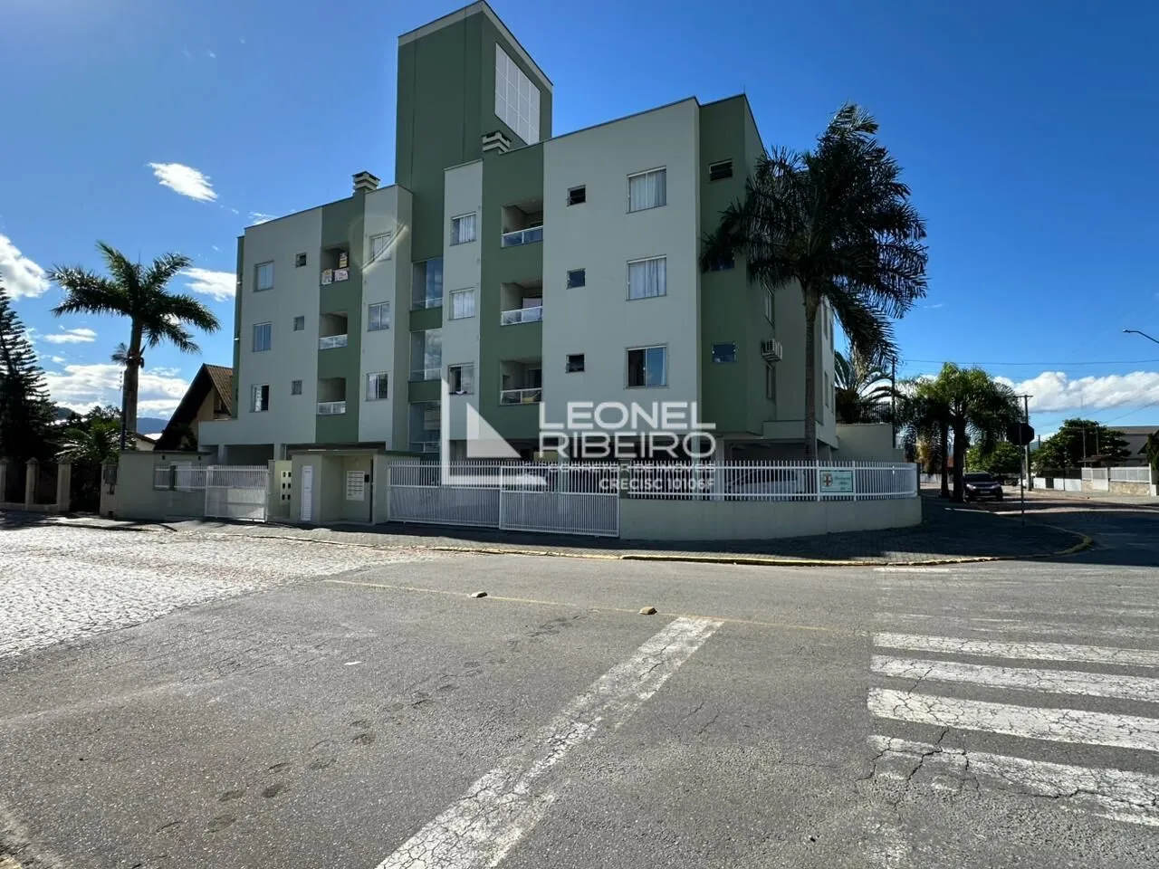 Apartamento à venda com 2 dormitórios (1 suíte), 64,76 m no bairro Quintino em Timbó-SC - foto 1