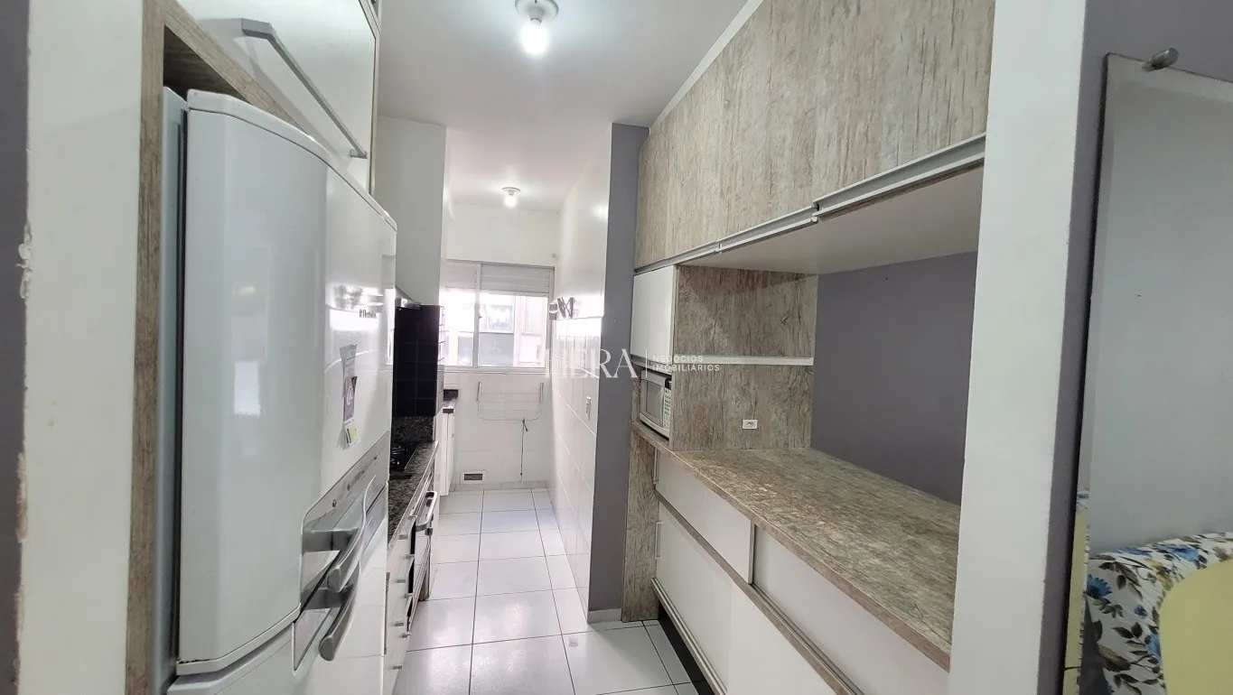 A Hera vem apresentar um apartamento de 03 Dormitórios aconchegante e semimobiliado à Venda no Bairro Fortaleza! — foto 2