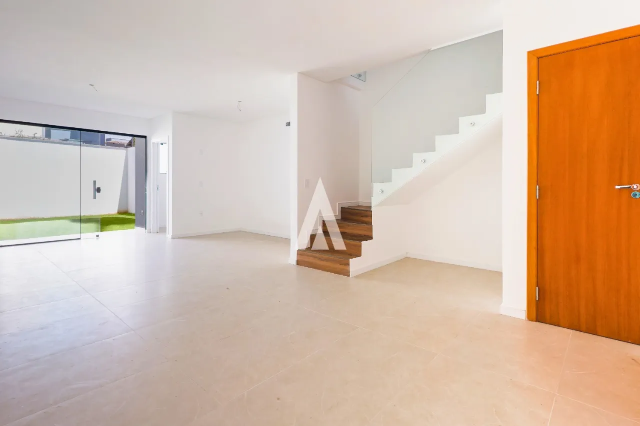 Casa com 1 suíte e 2 quartos à venda no bairro Saguaçu em Joinville-SC por R$820.000,00. — foto 2